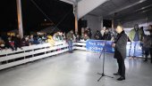 КЛИЗАЛИШТЕ ОД 1.300 КВАДРАТА НА ОТВОРЕНОМ: Ледена шума ће улепшати деци празничне дане КЛИЗАЛИШТЕ ОД 1.300 КВАДРАТА НА ОТВОРЕНОМ: Ледена шума ће улепшати деци празничне дане