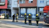 ПРВЕ ФОТОГРАФИЈЕ ДРАМЕ У НОВОМ САДУ: Мушкарац се забарикадирао и прети, повремено виче са терасе (ФОТО / ВИДЕО)