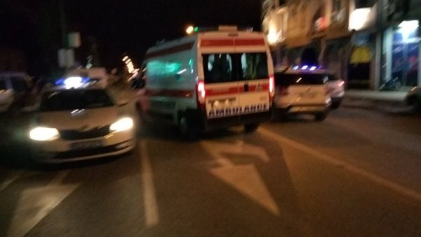 ЕКСКЛУЗИВНО: Погледајте снимак одвођења јутјубера после вишечасовне драме у Новом Саду (ВИДЕО) ЕКСКЛУЗИВНО: Погледајте снимак одвођења јутјубера после вишечасовне драме у Новом Саду (ВИДЕО)