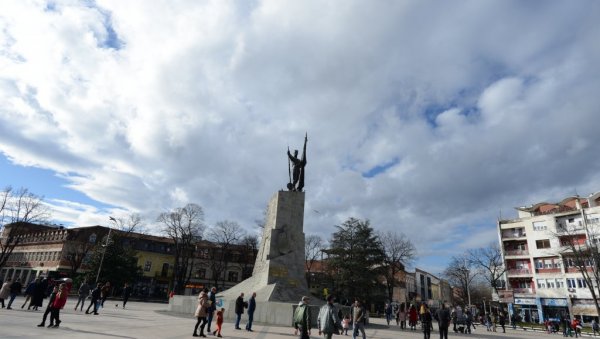ГРАД ПОМАЖЕ СУБВЕНЦИЈАМА: Ове зиме неће бити поскупљења комуналних услуга у Краљеву ГРАД ПОМАЖЕ СУБВЕНЦИЈАМА: Ове зиме неће бити поскупљења комуналних услуга у Краљеву