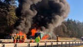 ЈЕЗИВЕ СЛИКЕ ИЗ НЕМАЧКЕ: Шлепер ударио у конвој војске САД - осам људи у болници (ФОТО) ЈЕЗИВЕ СЛИКЕ ИЗ НЕМАЧКЕ: Шлепер ударио у конвој војске САД - осам људи у болници (ФОТО)