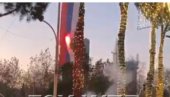 УЖАСНЕ СЛИКЕ: Овако су албански екстремисти уништавали српску заставу (ФОТО) УЖАСНЕ СЛИКЕ: Овако су албански екстремисти уништавали српску заставу (ФОТО)