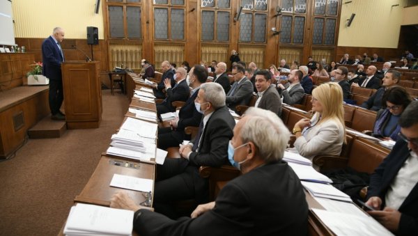 ПОЧЕЛА СЕДНИЦА СКУПШТИНЕ ГРАДА: Најважнија тачка дневног реда буџет за 2022. годину (ФОТО) ПОЧЕЛА СЕДНИЦА СКУПШТИНЕ ГРАДА: Најважнија тачка дневног реда буџет за 2022. годину (ФОТО)