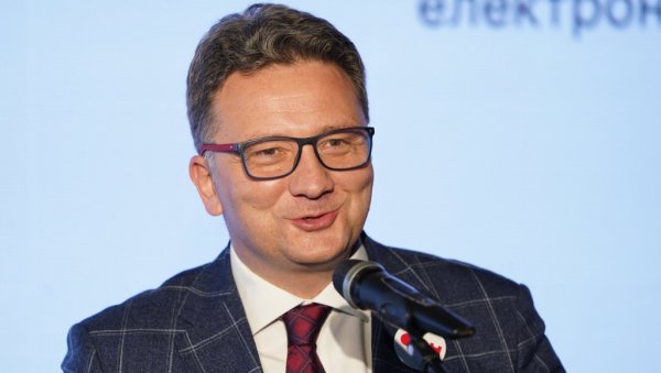 ВАЖНО ОБАВЕШТЕЊЕ ЗА ГРАЂАНЕ: Ускоро електронски здравствени картон ВАЖНО ОБАВЕШТЕЊЕ ЗА ГРАЂАНЕ: Ускоро електронски здравствени картон