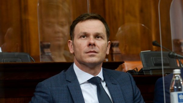 МАЛИ ПОСЛЕ ОДЛУКЕ СЕНАТА УБ О ДОКТОРАТУ: Политичка хајка која се води против мене може само да ме мотивише да радим још више и боље МАЛИ ПОСЛЕ ОДЛУКЕ СЕНАТА УБ О ДОКТОРАТУ: Политичка хајка која се води против мене може само да ме мотивише да радим још више и боље