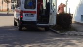 AUTOMOBIL UDARIO PEŠAKA U NIŠU: Čovek prelazio ulicu van pešačkog prelaza AUTOMOBIL UDARIO PEŠAKA U NIŠU: Čovek prelazio ulicu van pešačkog prelaza