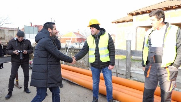 ЧИСТА СРБИЈА ПОЧИЊЕ СА РАДОМ: Момировић - Oдвојили смо 21 милион евра за еколошке пројекте у општини Варварин ЧИСТА СРБИЈА ПОЧИЊЕ СА РАДОМ: Момировић - Oдвојили смо 21 милион евра за еколошке пројекте у општини Варварин