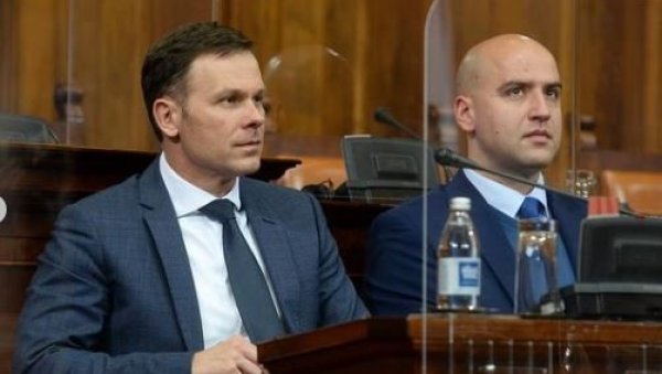 ПРЕДСТАВЉЕН СЕТ ЕКОНОМСКИХ ЗАКОНА: Министар Мали истакао важност Предлога закона о тржишту капитала (ФОТО) ПРЕДСТАВЉЕН СЕТ ЕКОНОМСКИХ ЗАКОНА: Министар Мали истакао важност Предлога закона о тржишту капитала (ФОТО)