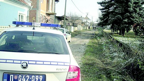 ДРУЖИЛЕ СЕ И СЛАГАЛЕ ЦЕЛОГ ЖИВОТА: Бака осумњичена да је убила комшиницу негира кривицу, комшије у страху ДРУЖИЛЕ СЕ И СЛАГАЛЕ ЦЕЛОГ ЖИВОТА: Бака осумњичена да је убила комшиницу негира кривицу, комшије у страху