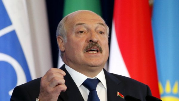 ИЗА УКРАЈИНАЦА СТОЈЕ ОДРЕЂЕНЕ СНАГЕ... Лукашенко јасан - Нема смисла преговарати са Кијевом