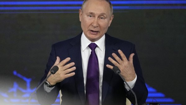 ПУТИН УВЕРАВА: Спутњик В увелико делотворан против омикрона ПУТИН УВЕРАВА: Спутњик В увелико делотворан против омикрона