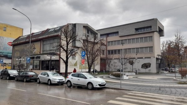 ПОЗИВ УМЕТНИЦИМА: Конкурс за нову излагачку годину ПОЗИВ УМЕТНИЦИМА: Конкурс за нову излагачку годину