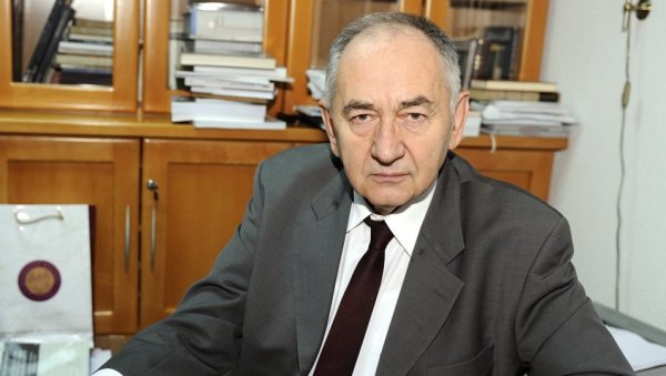 ПРЕМИНУО АЛЕКСАНДАР ЈОВАНОВИЋ: Одлазак знаменитог историчара, тумача и професора књижевности ПРЕМИНУО АЛЕКСАНДАР ЈОВАНОВИЋ: Одлазак знаменитог историчара, тумача и професора књижевности