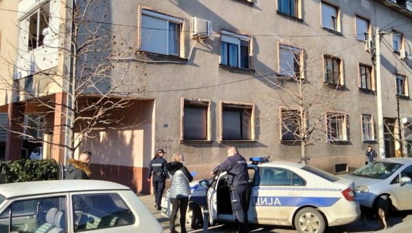 ДЕВОЈЧИЦА ПАЛА СА ДРУГОГ СПРАТА: Несрећа у центру Краљева ДЕВОЈЧИЦА ПАЛА СА ДРУГОГ СПРАТА: Несрећа у центру Краљева