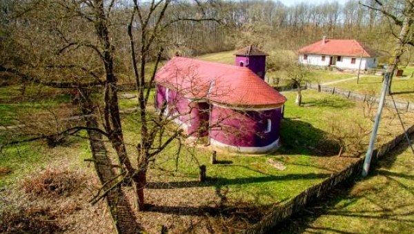 ДРЖАВА ОБНОВИЛА ЦЕРОВАЧКУ ЦРКВУ: Досад уложено 17,5 милиона динара (ФОТО) ДРЖАВА ОБНОВИЛА ЦЕРОВАЧКУ ЦРКВУ: Досад уложено 17,5 милиона динара (ФОТО)