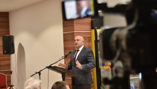 ПОДРЖАЋЕМО САМО ВЛАДУ КОЈА ПОТПИШЕ ТЕМЕЉНИ УГОВОР: Јоковић - Верујем да ће парламентарни избори бити априла 2023. ПОДРЖАЋЕМО САМО ВЛАДУ КОЈА ПОТПИШЕ ТЕМЕЉНИ УГОВОР: Јоковић - Верујем да ће парламентарни избори бити априла 2023.