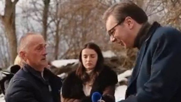 ОД СРЦА ВАМ ХВАЛА: Вучић добио диван поклон у Сеништима, рекао шта му највише значи (ВИДЕО) ОД СРЦА ВАМ ХВАЛА: Вучић добио диван поклон у Сеништима, рекао шта му највише значи (ВИДЕО)