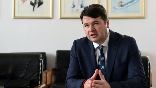 ОДБИЈАЊЕ МАНДАТА ЈЕ СУПРОТНО УСТАВУ: Ауторски текст проф. др Владана Петрова ОДБИЈАЊЕ МАНДАТА ЈЕ СУПРОТНО УСТАВУ: Ауторски текст проф. др Владана Петрова