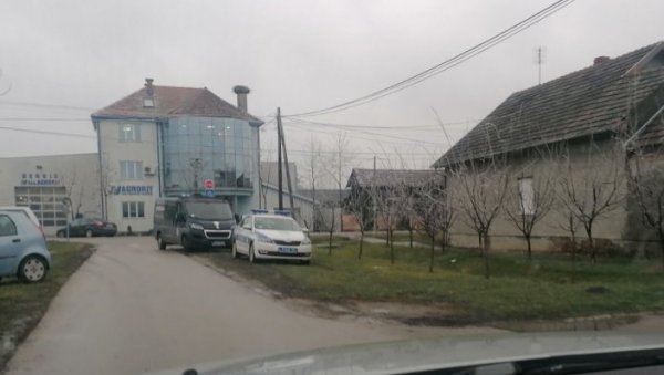 СМРТ И ДАЉЕ МИСТЕРИЈА: У Меленцима страхују због прича да је Олгица Т. свирепо убијена СМРТ И ДАЉЕ МИСТЕРИЈА: У Меленцима страхују због прича да је Олгица Т. свирепо убијена