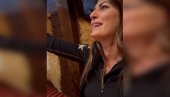 ПЕСМА НА КОПУ: Министарка Татјана Матић уживала на планини уз добру храну и музику ПЕСМА НА КОПУ: Министарка Татјана Матић уживала на планини уз добру храну и музику