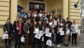 СВИ ИГРАЈУ У ИСТОМ ТИМУ: Уручене награде најбољим спортистима Лесковца СВИ ИГРАЈУ У ИСТОМ ТИМУ: Уручене награде најбољим спортистима Лесковца