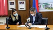ПОДЕЉЕНЕ СУБВЕНЦИЈЕ ИЗ ГРАДСКОГ БУЏЕТА: Деветоро врањских предузетника покреће посао ПОДЕЉЕНЕ СУБВЕНЦИЈЕ ИЗ ГРАДСКОГ БУЏЕТА: Деветоро врањских предузетника покреће посао