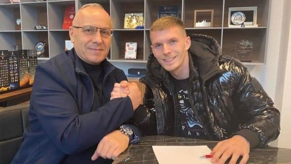РОЂЕН У БЕОГРАДУ, ИЗАБРАО ТЗВ. КОСОВО: Хрвати се наслађују најновијим фудбалским трансфером РОЂЕН У БЕОГРАДУ, ИЗАБРАО ТЗВ. КОСОВО: Хрвати се наслађују најновијим фудбалским трансфером