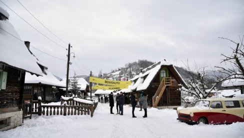 POČINJE FILMSKA MEĆAVA KOD KUSTE: Garoneu Drvo života POČINJE FILMSKA MEĆAVA KOD KUSTE: Garoneu Drvo života