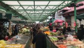 ПОСЛЕДЊЕ ПРИПРЕМЕ ЗА ПРАЗНИЧНУ НОЋ: Муштерије купују разноврсну робу и по јачим ценама ПОСЛЕДЊЕ ПРИПРЕМЕ ЗА ПРАЗНИЧНУ НОЋ: Муштерије купују разноврсну робу и по јачим ценама