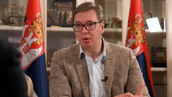 ВУЧИЋ СТИГАО У БРИСЕЛ: Радна вечера са два највећа лидера ЕУ ВУЧИЋ СТИГАО У БРИСЕЛ: Радна вечера са два највећа лидера ЕУ