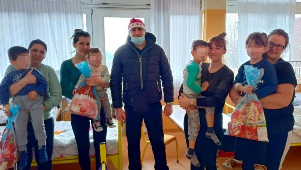 ПАКЕТИЋИ И ЖЕЉЕ ЗА БРЗ ОПОРАВАК: Хуманитарац и спортиста обрадовао најмлађе пацијенте врањске болнице ПАКЕТИЋИ И ЖЕЉЕ ЗА БРЗ ОПОРАВАК: Хуманитарац и спортиста обрадовао најмлађе пацијенте врањске болнице