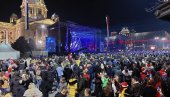 VIŠE OD DESET HILJADA LJUDI PRED SKUPŠTINOM: Beograd čeka Novu Godinu - završen nastup Marije Šerifović (FOTO/VIDEO) VIŠE OD DESET HILJADA LJUDI PRED SKUPŠTINOM: Beograd čeka Novu Godinu - završen nastup Marije Šerifović (FOTO/VIDEO)