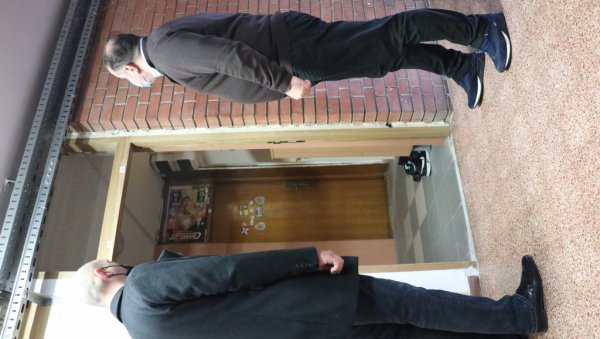 ДЕЗИНФЕКЦИЈА СВИХ ДОМОВА И ЗАМЕНА ВРАТА: За време новогодишњих и божићнихј празника радно у Студентском центру Нови Сад ДЕЗИНФЕКЦИЈА СВИХ ДОМОВА И ЗАМЕНА ВРАТА: За време новогодишњих и божићнихј празника радно у Студентском центру Нови Сад