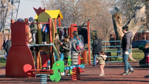 TEMPERATURA U FEBRUARU U SRBIJI DOSTIGLA JE 27 STEPENI: Da li se očekuje obaranje rekorda? TEMPERATURA U FEBRUARU U SRBIJI DOSTIGLA JE 27 STEPENI: Da li se očekuje obaranje rekorda?