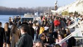 СУТРА ЈУТРО ХЛАДНО, У ТОКУ ДАНА ТОПЛО: Ево какво време нас очекује за викенд СУТРА ЈУТРО ХЛАДНО, У ТОКУ ДАНА ТОПЛО: Ево какво време нас очекује за викенд