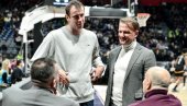 СТАНИ, БРЕ, МАЛО: Када Вујошевић наређује, Величковић и даље мирно стоји (ВИДЕО) СТАНИ, БРЕ, МАЛО: Када Вујошевић наређује, Величковић и даље мирно стоји (ВИДЕО)