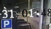 ПОЈАВИО СЕ НОВИ СНИМАК: Нестали Сплићанин истрчава из клуба (ФОТО/ВИДЕО) ПОЈАВИО СЕ НОВИ СНИМАК: Нестали Сплићанин истрчава из клуба (ФОТО/ВИДЕО)