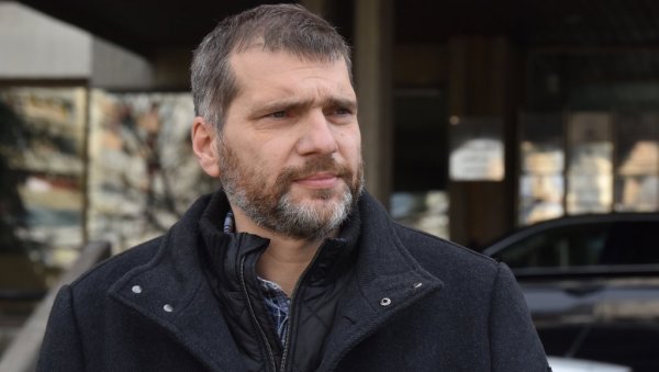 ПРОЛАЗ БЕЗ ЗАДРЖАВАЊА: У Србију по новој процедури ушле прве пошиљке хране из Северне Македоније и Албаније ПРОЛАЗ БЕЗ ЗАДРЖАВАЊА: У Србију по новој процедури ушле прве пошиљке хране из Северне Македоније и Албаније