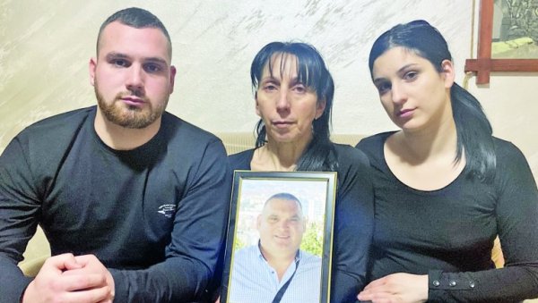 НАЈПЛЕМЕНИТИЈИ ПОДВИГ ГОДИНЕ - ХЕРОЈСКИ ДАО ЖИВОТ ЗА КОЛЕГЕ: Љубиша Мрдак, радник обезбеђења, убијен испред поште током оружане пљачке НАЈПЛЕМЕНИТИЈИ ПОДВИГ ГОДИНЕ - ХЕРОЈСКИ ДАО ЖИВОТ ЗА КОЛЕГЕ: Љубиша Мрдак, радник обезбеђења, убијен испред поште током оружане пљачке
