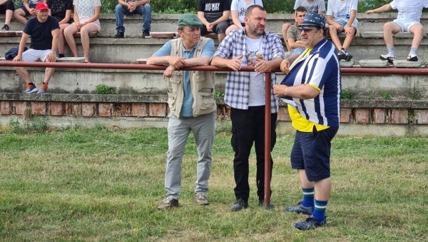 СТИЖУ КАМИОНЏИЈЕ Д.О.О. И УБИЦЕ МОГ ОЦА: Премијере нових сезона популарних домаћих серија од 8. јануара СТИЖУ КАМИОНЏИЈЕ Д.О.О. И УБИЦЕ МОГ ОЦА: Премијере нових сезона популарних домаћих серија од 8. јануара