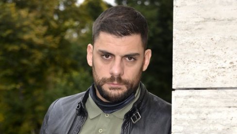 POVREDIO SE MILAN MARIĆ: Glumac se oglasio na mrežama (FOTO) POVREDIO SE MILAN MARIĆ: Glumac se oglasio na mrežama (FOTO)