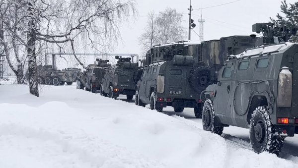 БЛОКИРАН АЕРОДРОМ У АЛМА АТИ: Путнике са авио-картама шаљу назад, ликвидирано 26 особа БЛОКИРАН АЕРОДРОМ У АЛМА АТИ: Путнике са авио-картама шаљу назад, ликвидирано 26 особа