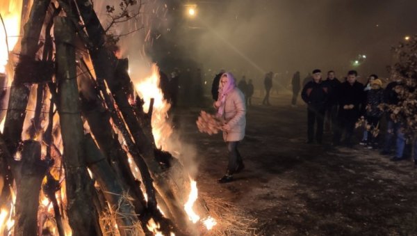 ОВО СУ НЕРАДНИ ДАНИ ЗА БОЖИЋ У ЦРНОЈ ГОРИ: Први дан Божића пада у суботу ОВО СУ НЕРАДНИ ДАНИ ЗА БОЖИЋ У ЦРНОЈ ГОРИ: Први дан Божића пада у суботу