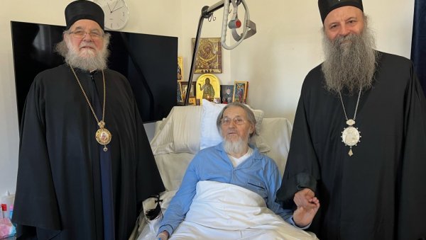 НА ЛАВРЕНТИЈЕВУ МОЛБУ: Епископ Јеротеј служи литурургију у Шапцу НА ЛАВРЕНТИЈЕВУ МОЛБУ: Епископ Јеротеј служи литурургију у Шапцу