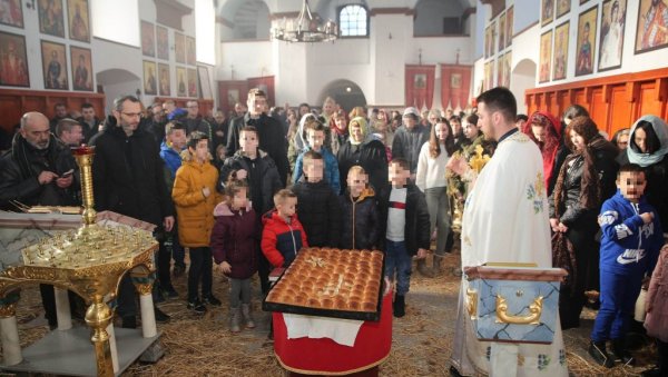 ЗЛАТНИК И ДВА СРЕБРЊАКА У ЧЕСНИЦИ: Одржана света литургија у Житишту ЗЛАТНИК И ДВА СРЕБРЊАКА У ЧЕСНИЦИ: Одржана света литургија у Житишту