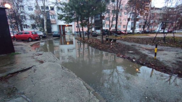 ГРАДЕ КИШНУ КАНАЛИЗАЦИЈУ: Почиње сређивање кварта у центру Панчева ГРАДЕ КИШНУ КАНАЛИЗАЦИЈУ: Почиње сређивање кварта у центру Панчева