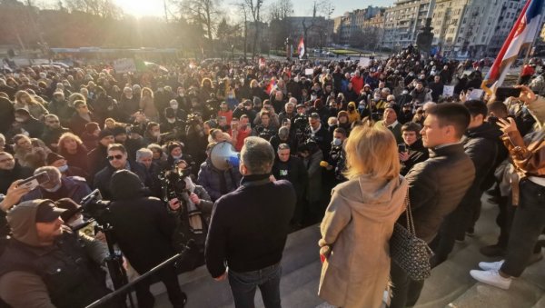 ПРОТЕСТ ЗА НОВАКА: Срђан Ђоковић поручио - Желе да покажу да су јачи од Бога! ПРОТЕСТ ЗА НОВАКА: Срђан Ђоковић поручио - Желе да покажу да су јачи од Бога!