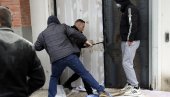 АЛБАНСКА МАФИЈА ПОКВАРИЛА ЕВРОПУ: Криминална мрежа преузела британску индустрију кокаина АЛБАНСКА МАФИЈА ПОКВАРИЛА ЕВРОПУ: Криминална мрежа преузела британску индустрију кокаина