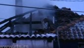 ПОЖАР У БЕОГРАДУ: Запалила се кућа на Вождовцу, на терену 19 ватрогасаца ПОЖАР У БЕОГРАДУ: Запалила се кућа на Вождовцу, на терену 19 ватрогасаца