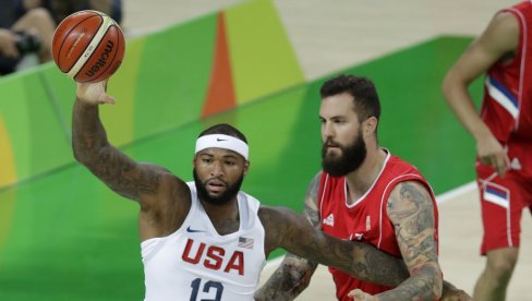 KAKAV SPEKTAKL! Nekada jedan od najboljih centara u NBA ligi Demarkus Kazins debitovao u basketu 3 na 3 i to protiv Partizana! (VIDEO) KAKAV SPEKTAKL! Nekada jedan od najboljih centara u NBA ligi Demarkus Kazins debitovao u basketu 3 na 3 i to protiv Partizana! (VIDEO)